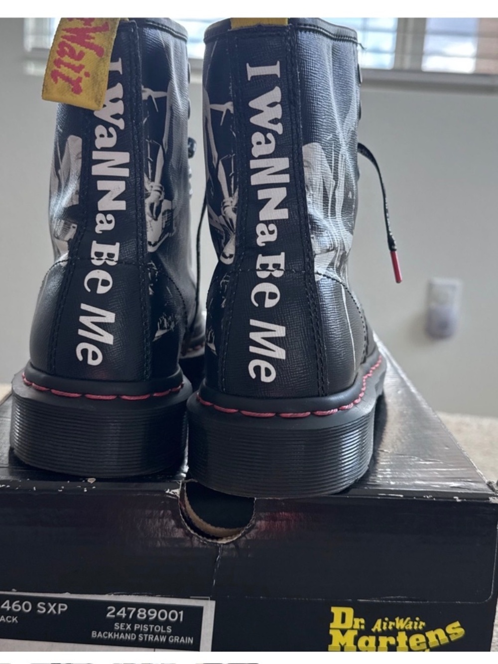 Limited edition Dr Martens - Picture 3 of 4